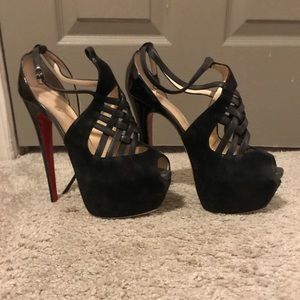 Louboutin carlota patent platform